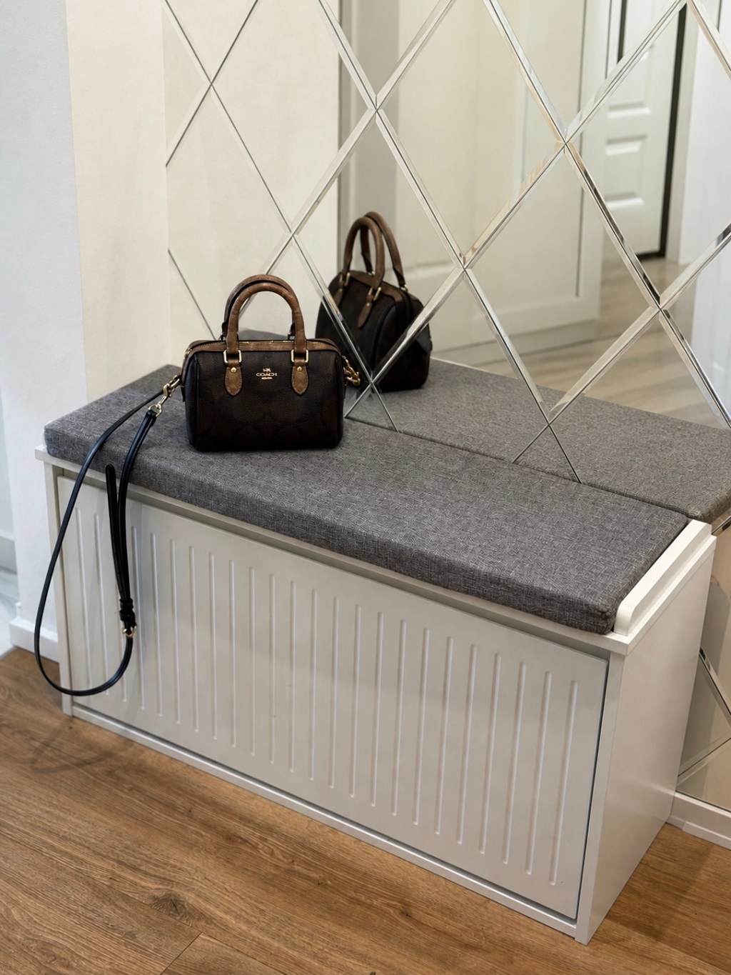 Shoe Cabinet with&nbsp;Seat